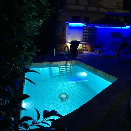 La Casa Del Giramondo Szálloda 3*
