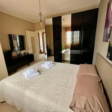 La Casa Del Giramondo Holiday home Lecce